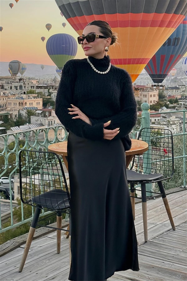 Roze Siyah Püskül Kazak