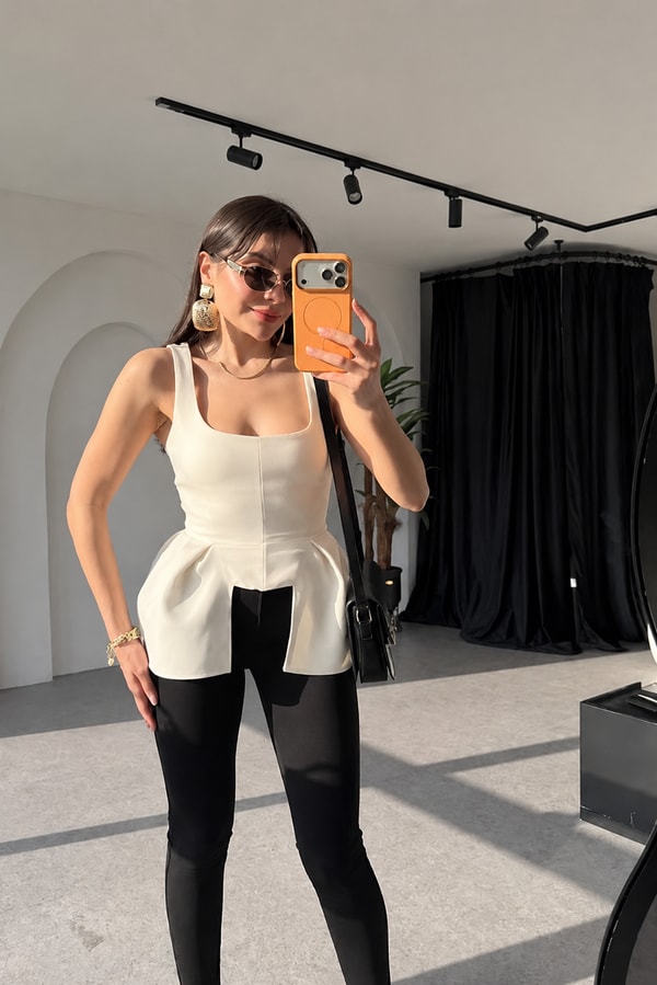 Russie Krem Peplum Bluz