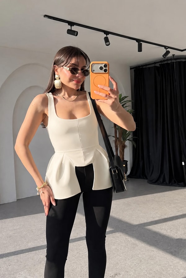 Russie Krem Peplum Bluz
