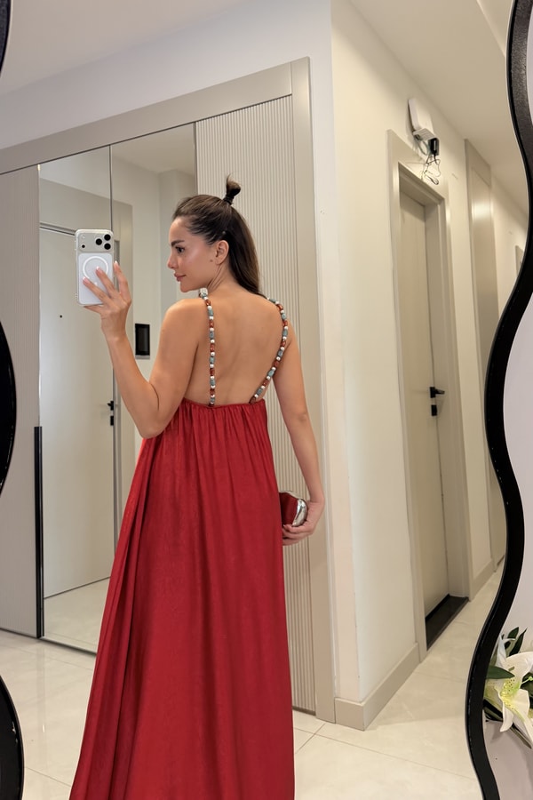 Safira Kırmızı Boncuk Askılı Saten Maxi Elbise