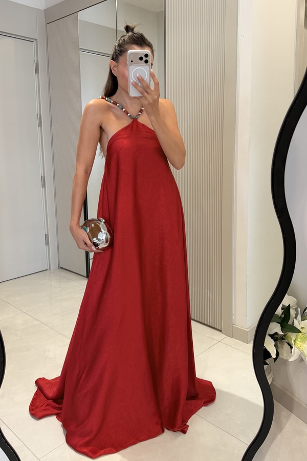 Safira Kırmızı Boncuk Askılı Saten Maxi Elbise
