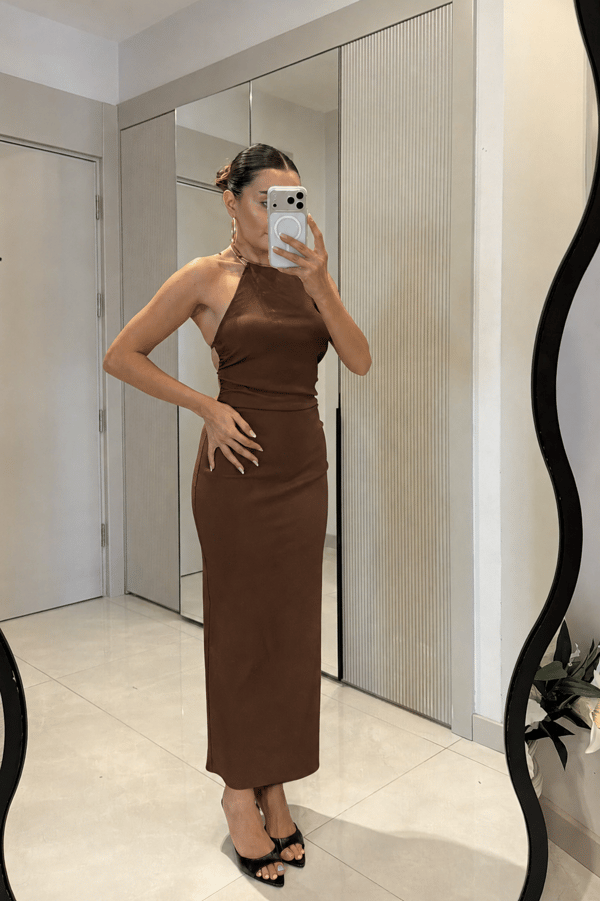 Shanna Kahve Kolye Detaylı Sırt Dekolteli Elbise