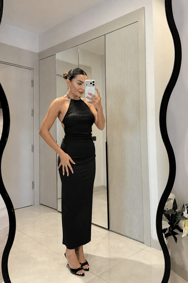 Shanna Siyah Kolye Detaylı Sırt Dekolteli Elbise