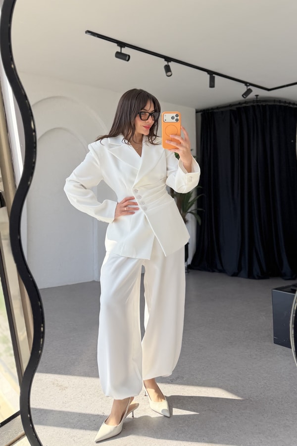 Tamara Beyaz Premium Blazer Düğmeli Takım