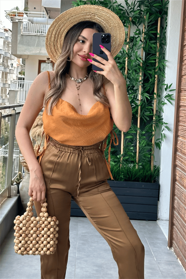 Turuncu saten askılı crop top