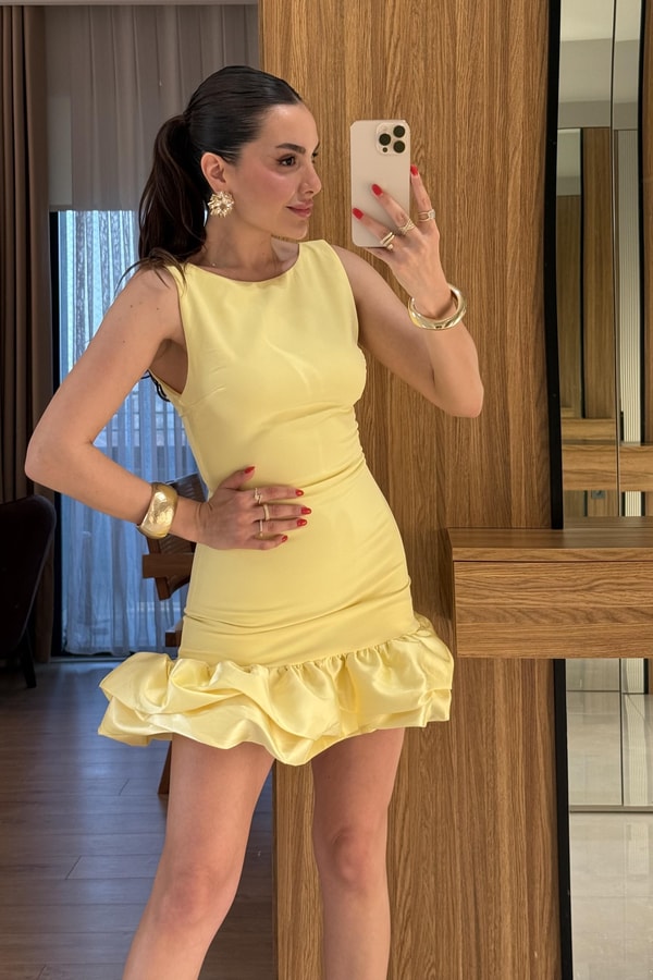 Violetta Sarı Eteği Saten Sırt Dekolteli Elbise