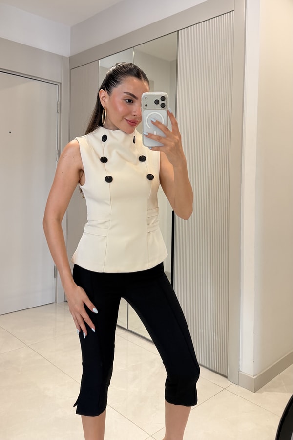 Wallen Krem Dik Yaka Düğme Detaylı Bluz