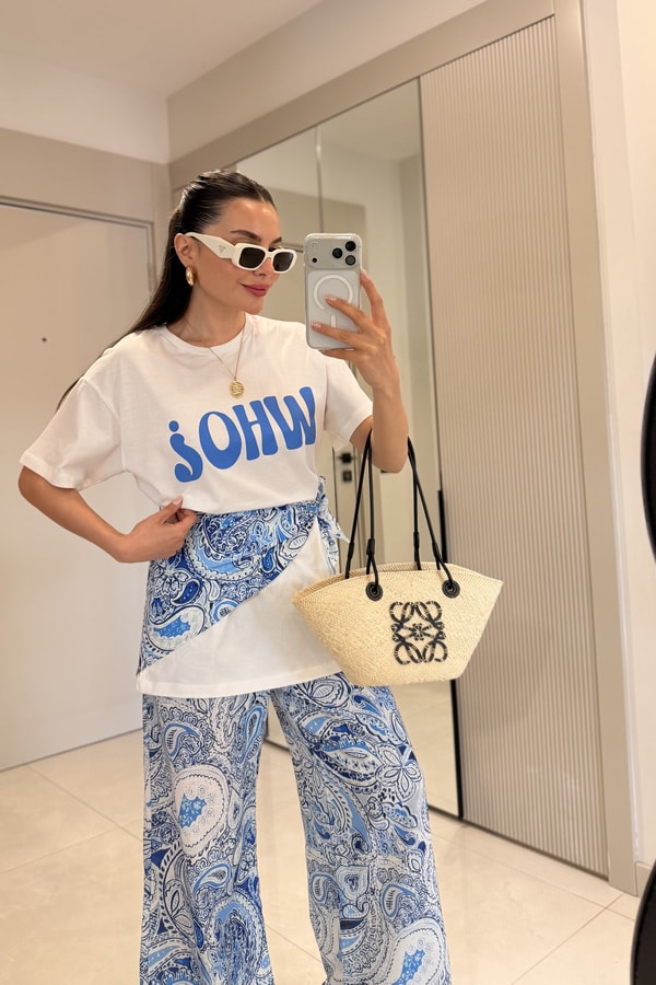 Olenda Şal Bağlamalı Yazı Baskılı Oversize Tshirt