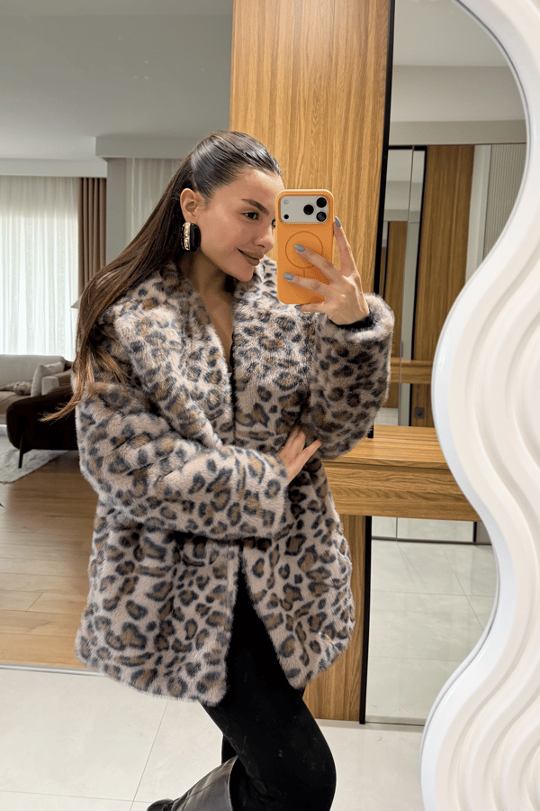 Yolanda Pembe Leopar Yakalı Kürk 