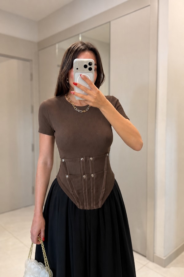 Zeland Kahve Korse Detaylı Tshirt