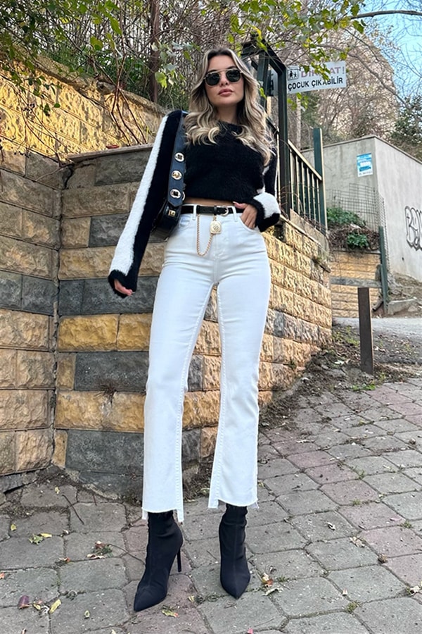 Zr paçası kesikli beyaz mom jean