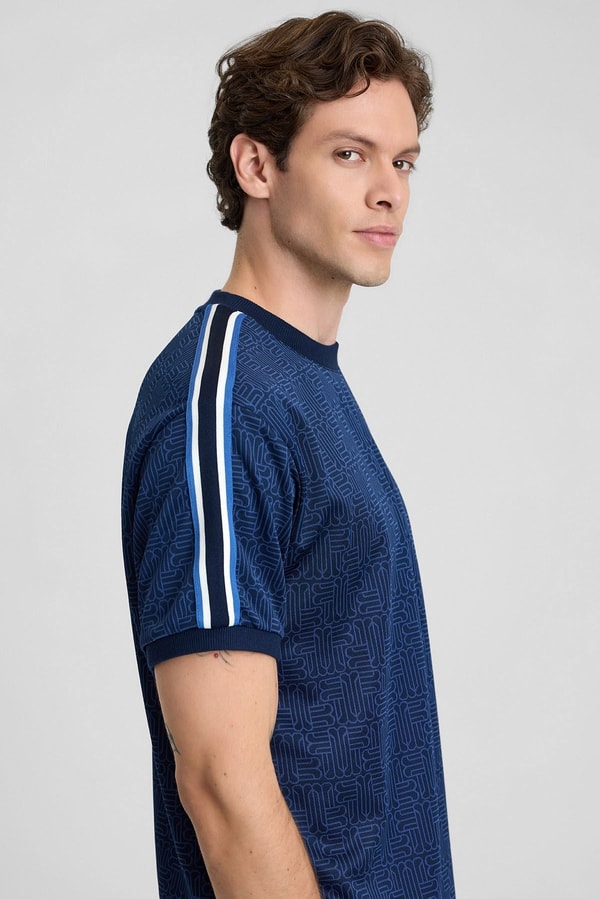 Mısırlı Erkek Jakarlı İnterlok  Monogram Desenli Tiktak Detaylı T-shirt Lacivert