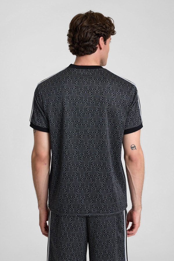 Mısırlı Erkek Jakarlı İnterlok  Monogram Desenli Tiktak Detaylı T-shirt Siyah