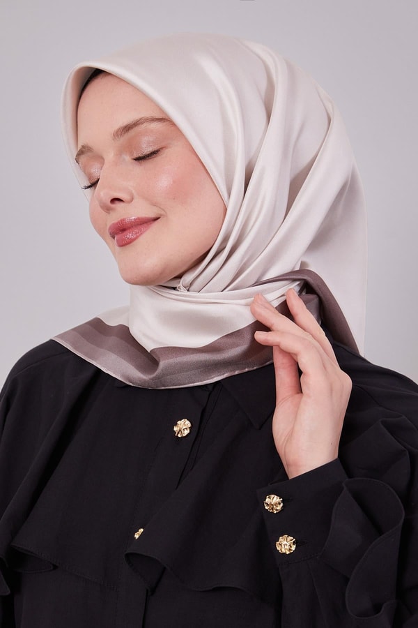 Açık Bej Kenar Bordürlü Twill İpek Eşarp