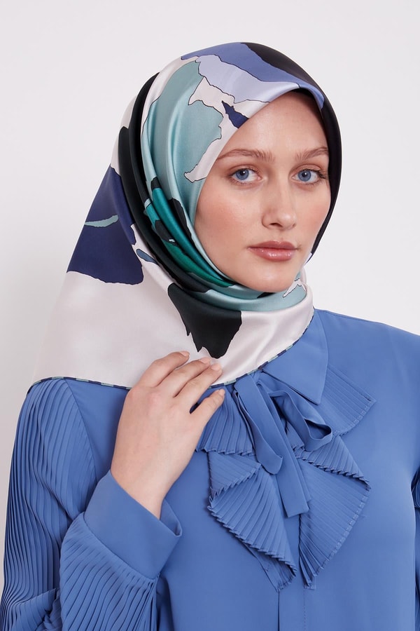 Açık Vizon Çizim Çiçek Desen Twill İpek Eşarp