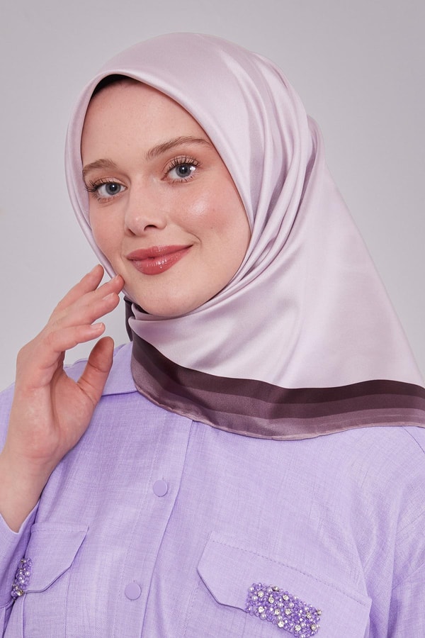 Açık Lila Kenar Bordürlü Twill İpek Eşarp
