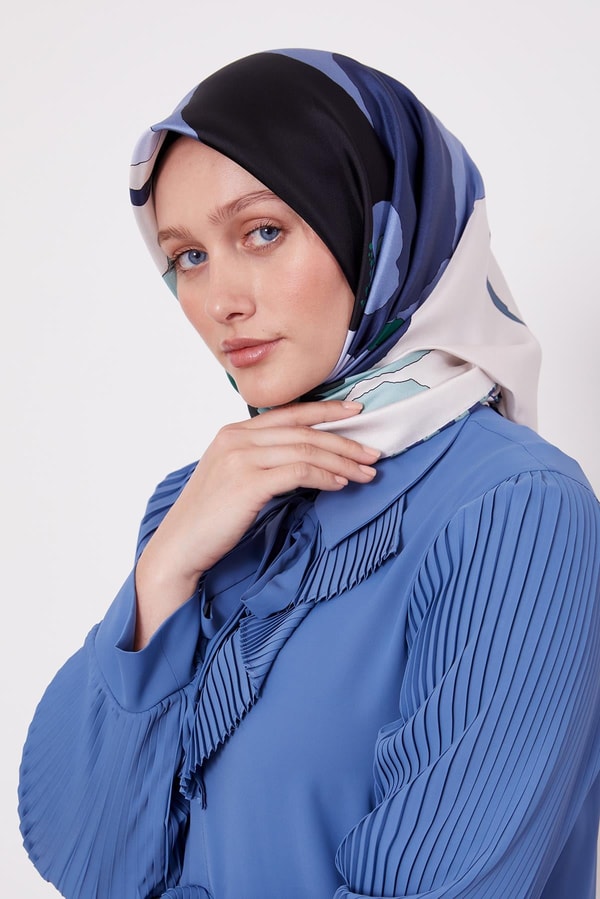 Açık Vizon Çizim Çiçek Desen Twill İpek Eşarp