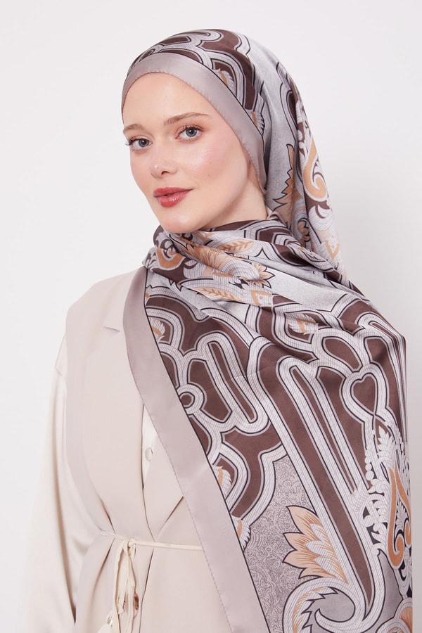 Açık Vizon Baroklu Hint İpeği Şal