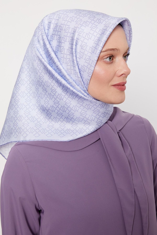 Açık Mavi Çizgili Sarmal Desen Twill İpek Eşarp