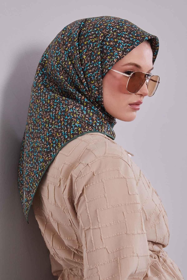 Acı Kahve Mini Yazı Detay Twill İpek Eşarp