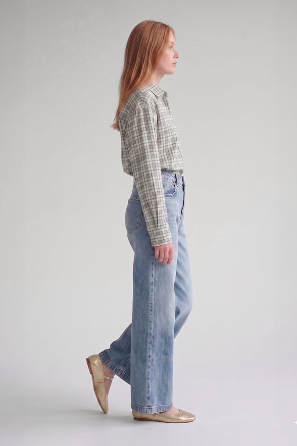 Açık Mavi Eskitme Detaylı Geniş Paça Jean