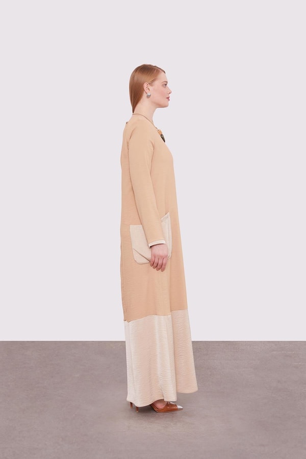 Bej Büyük Cep Detaylı Elbise