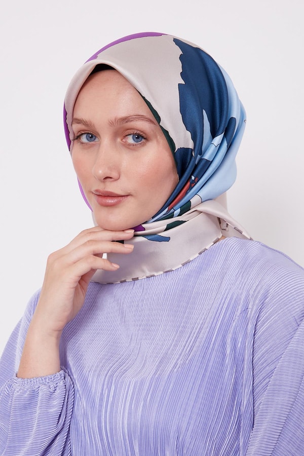 Bej Çizim Çiçek Desen Twill İpek Eşarp