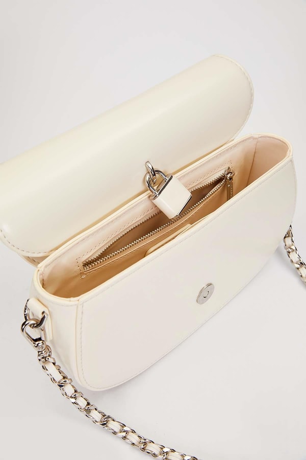 Bej Kilit Aksesuar Detaylı Omuz Çantası