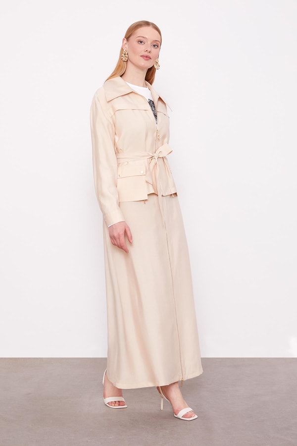 Bej Kuşak Detaylı Etek Takım