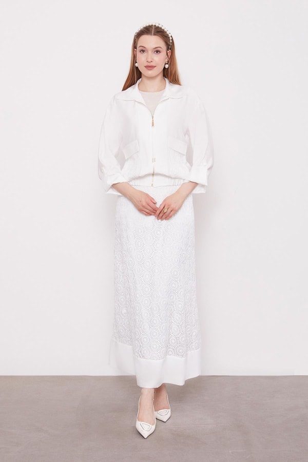 Beyaz Çiçek Dantelli Etek Takım