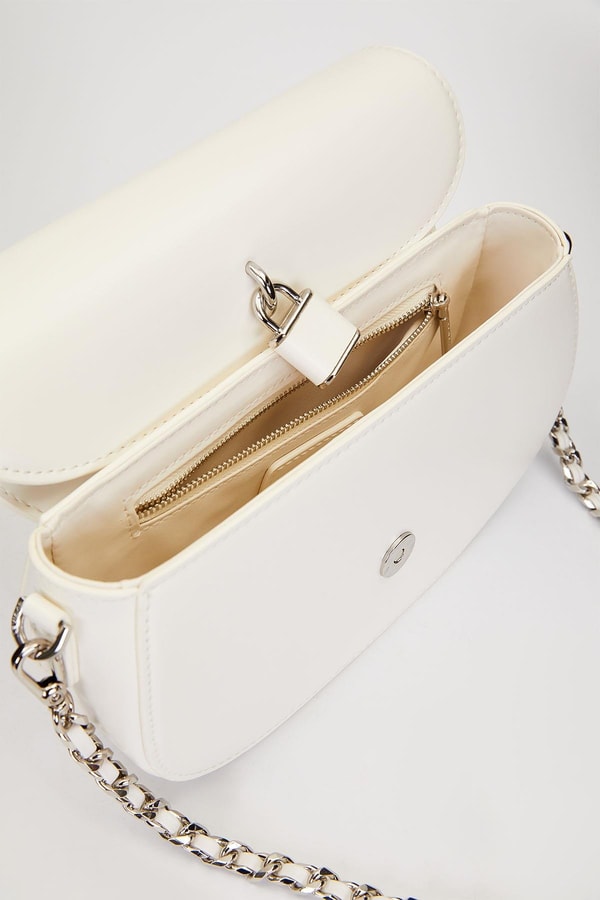 Beyaz Kilit Aksesuar Detaylı Omuz Çantası