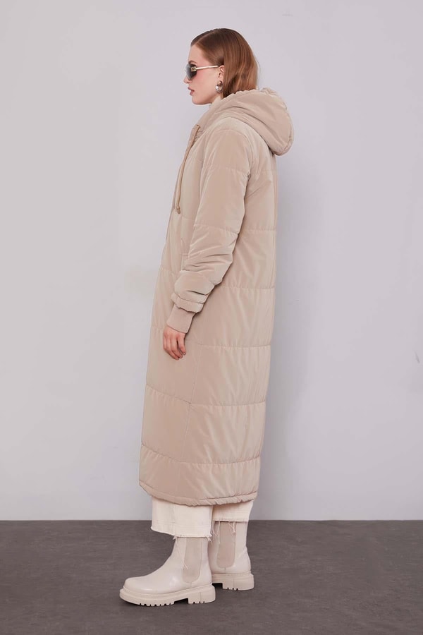 Camel Kapüşonlu Uzun Şişme Mont