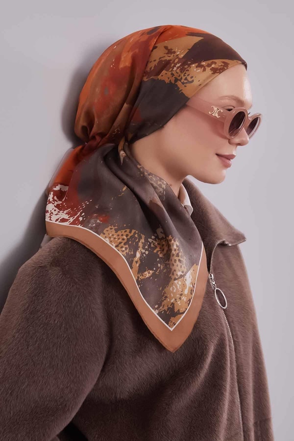 Camel Karma Desenli Twill İpek Eşarp