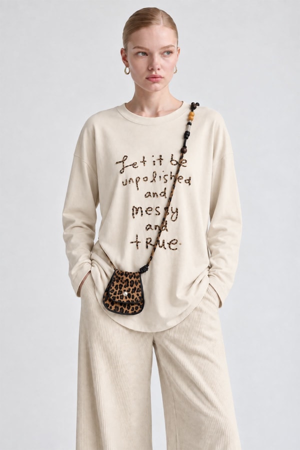 Çanta Detaylı Bisiklet Yaka Sweatshirt Kırık Beyaz