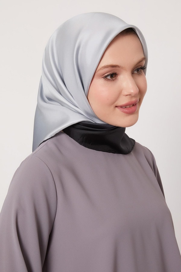 Füme Geçişli Twill İpek Eşarp