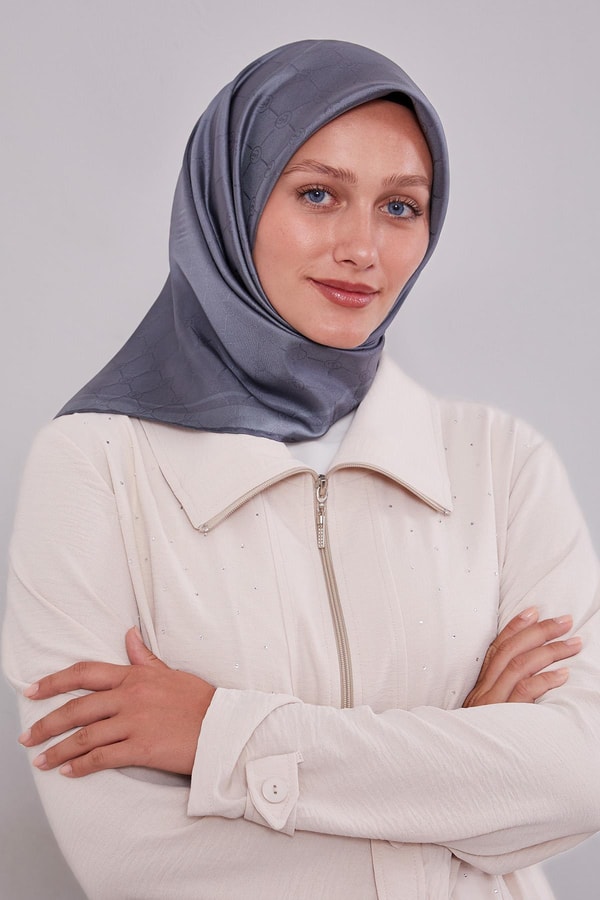 Kenar Şeritli Monogram İpek Eşarp Füme