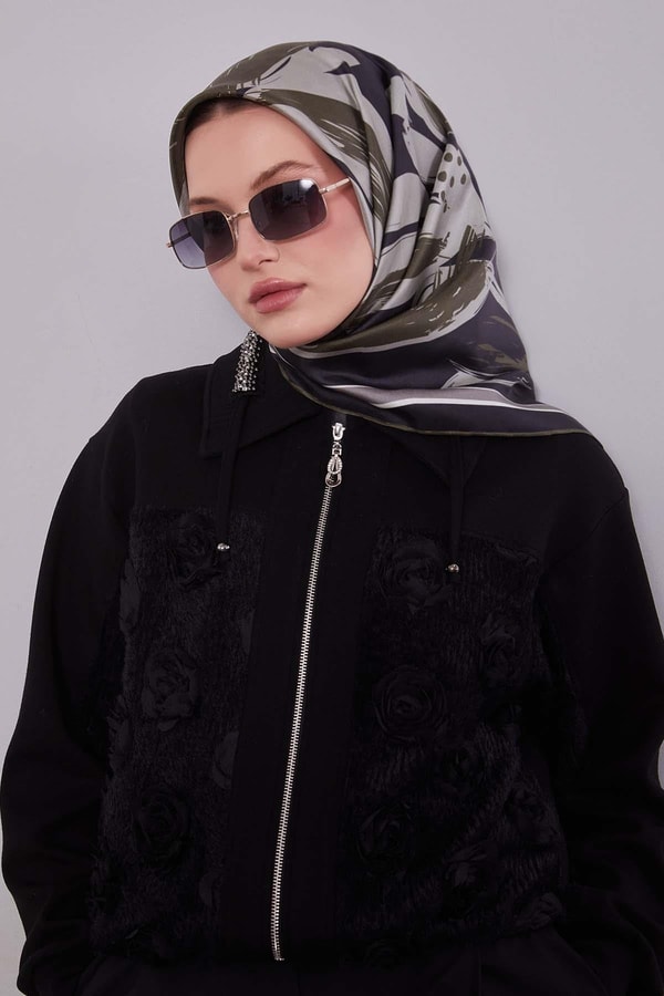 Gri Çiçek Desen Twill Ipek Esarp