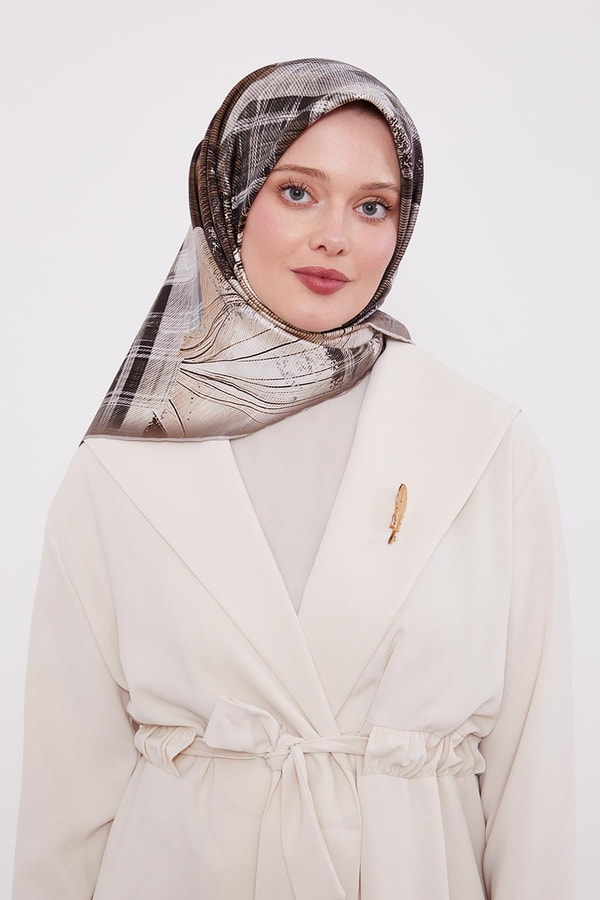 Gri İnce Çizgi Desen Twill İpek Eşarp