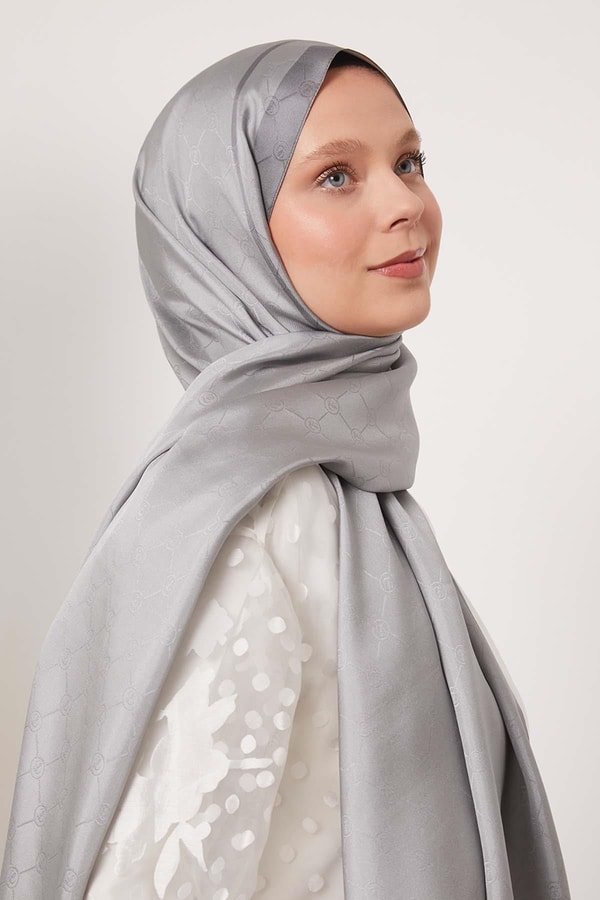 Gri Şerit Detay Monogram İpek Şal