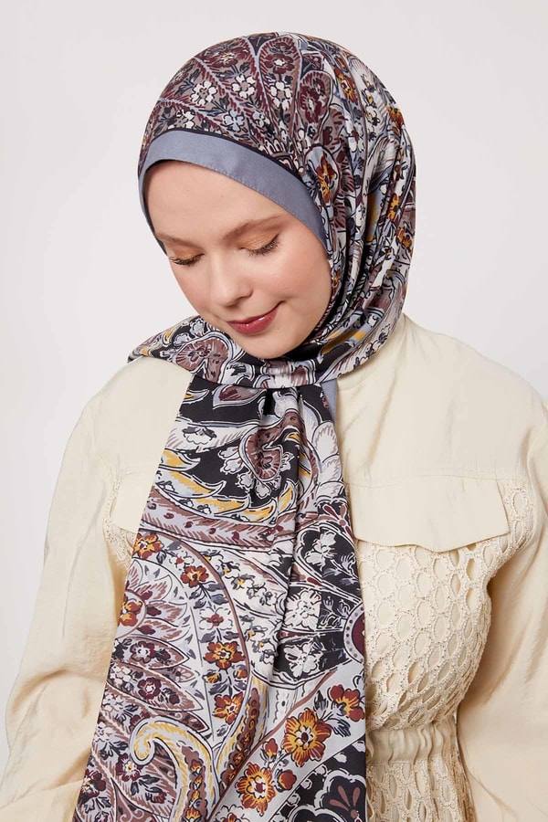 Gri Soyut Çiçek Desen Love Şal