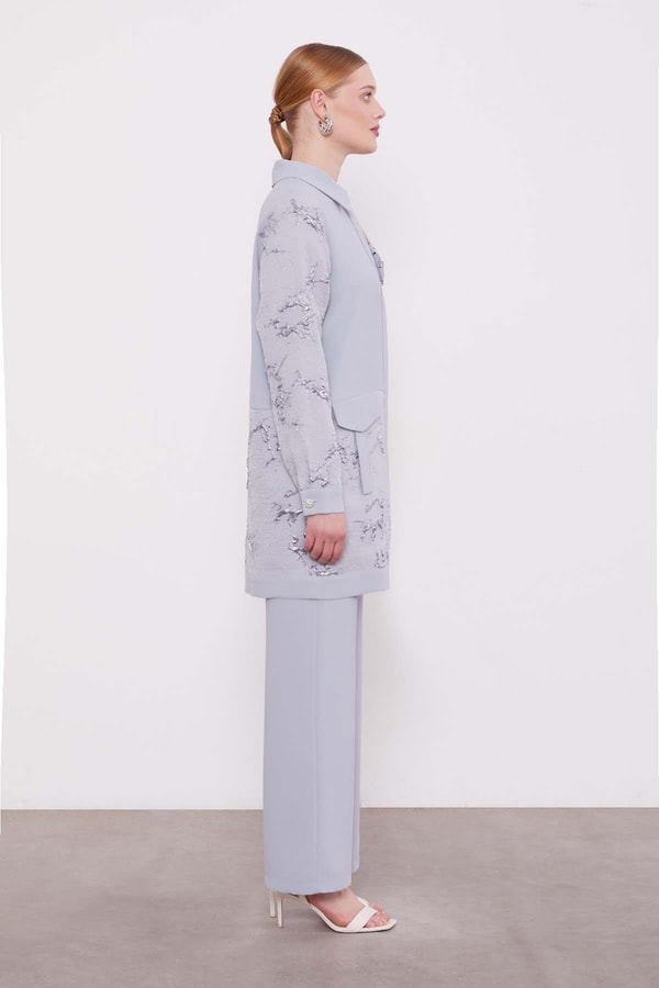 Gri Yakası Gül Detaylı İkili Takım