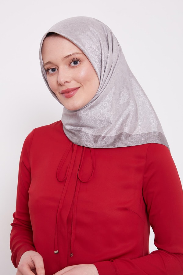 Gümüş Halka Desen Monogram Eşarp