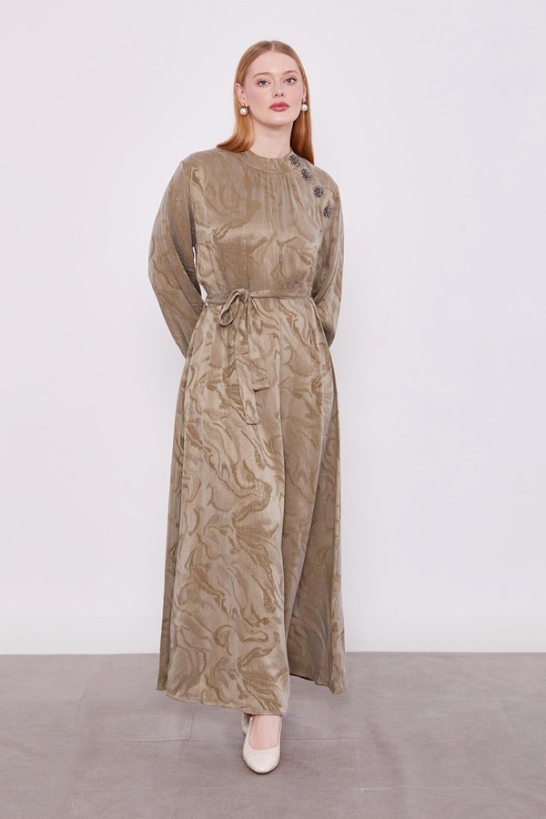 Haki Yakası Taş Detaylı Cupra Elbise