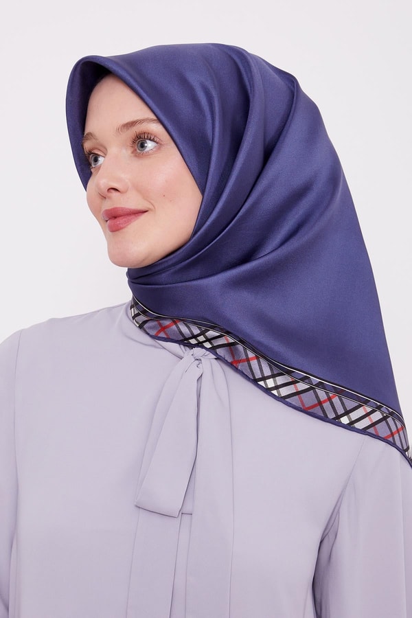 İndigo Ekose Kenar Twill İpek Eşarp
