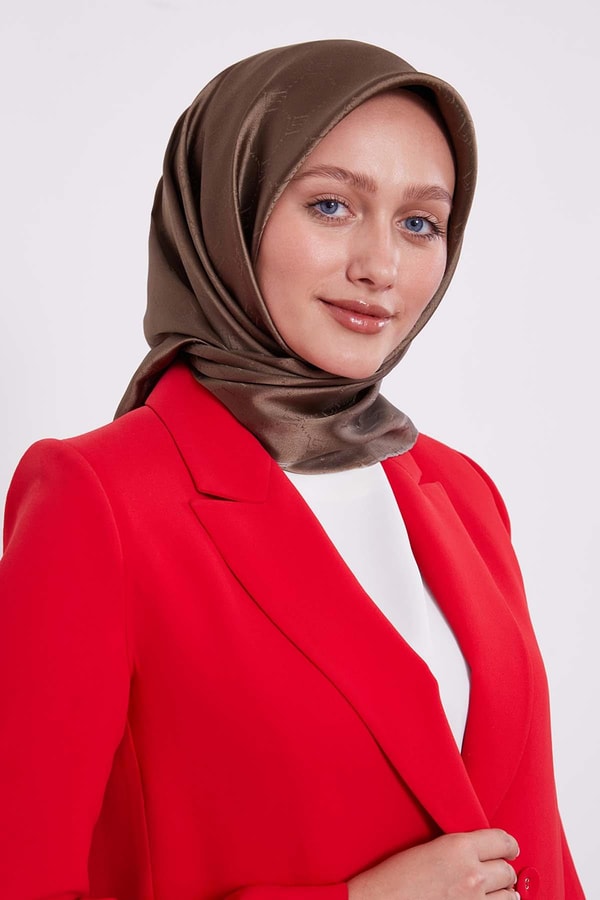 Koyu Vizon Petek Desen Monogram İpek Eşarp