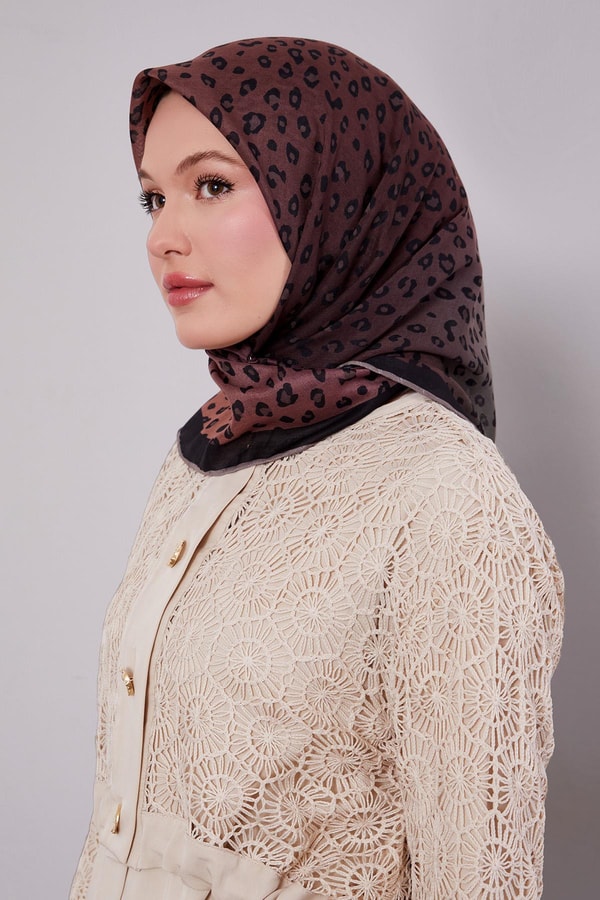 Koyu Vizon Leopar Desen Soft Eşarp