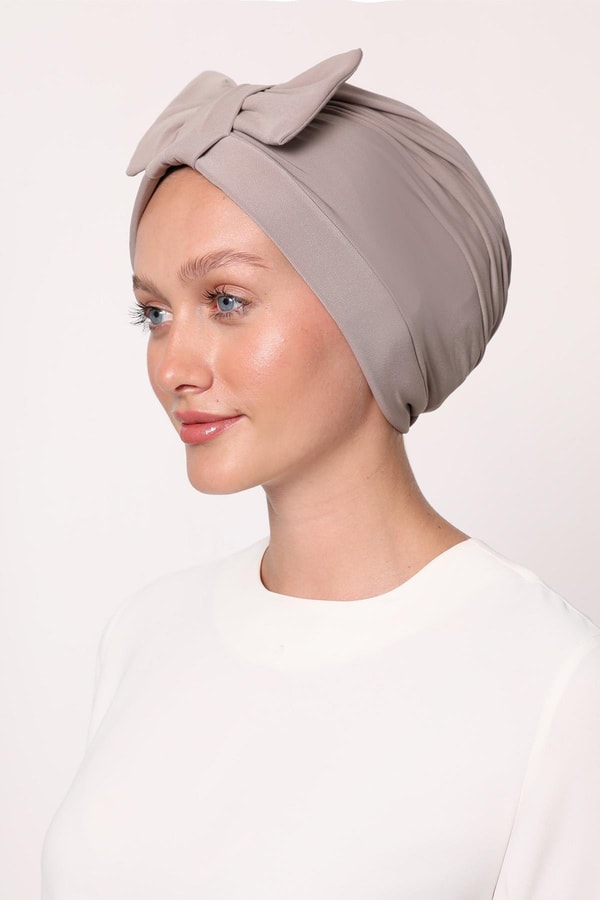 Koyu Taş Fiyonklu Çapraz Bone