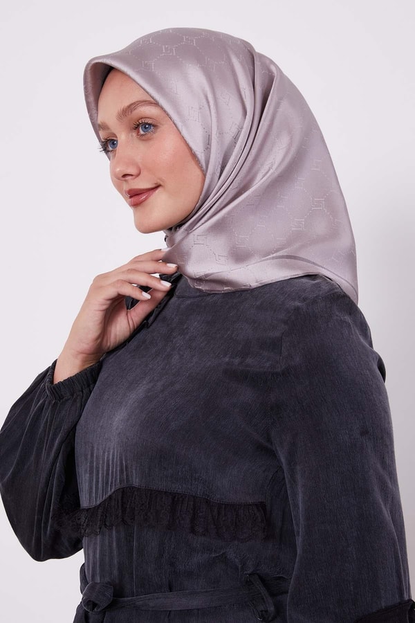 Koyu Lila Petek Desen Monogram İpek Eşarp