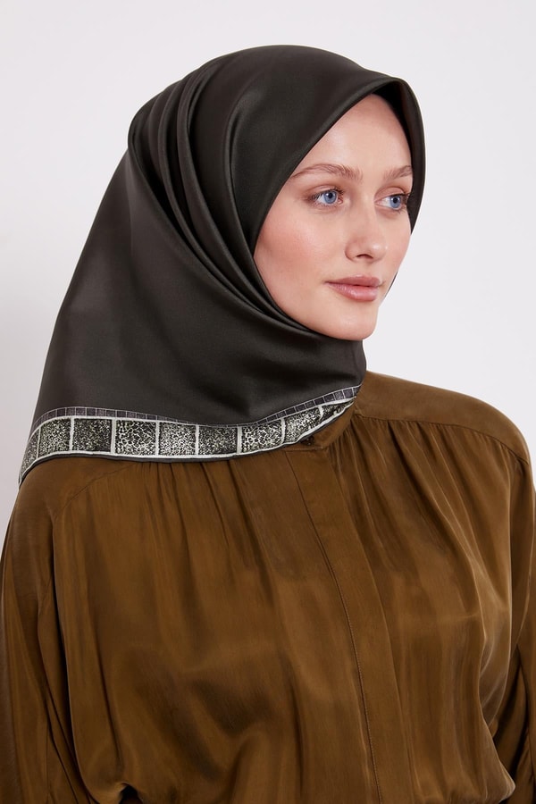 Koyu Yeşil Kenar Leopar Twill İpek Eşarp