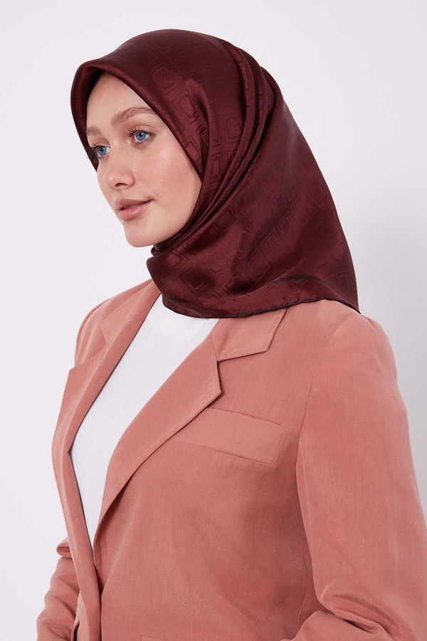 Koyu Bordo Baklava Desen Monogram İpek Eşarp